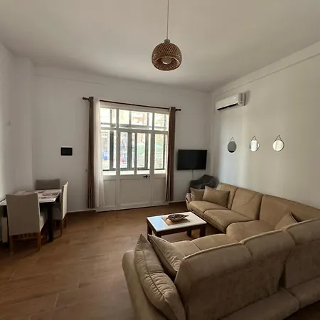 Helios Apartment *